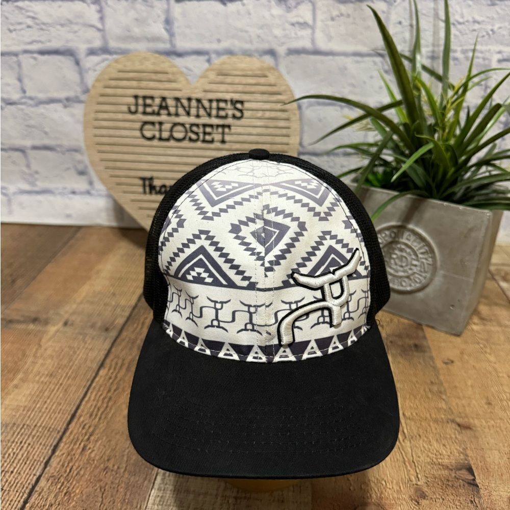 RS Aztec Black & White Snapback ropesmart 
One size adjustable